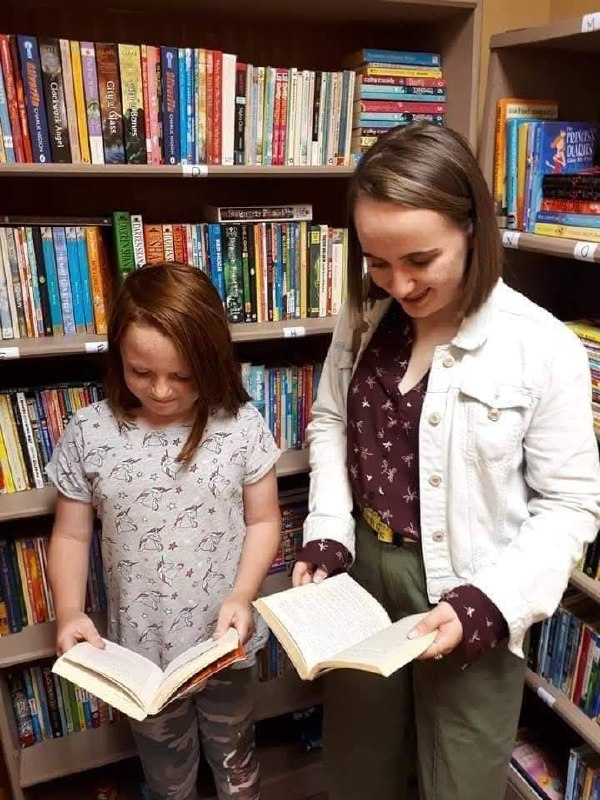 Reading together in the children's section